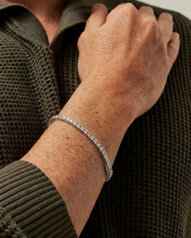 051136716015_02